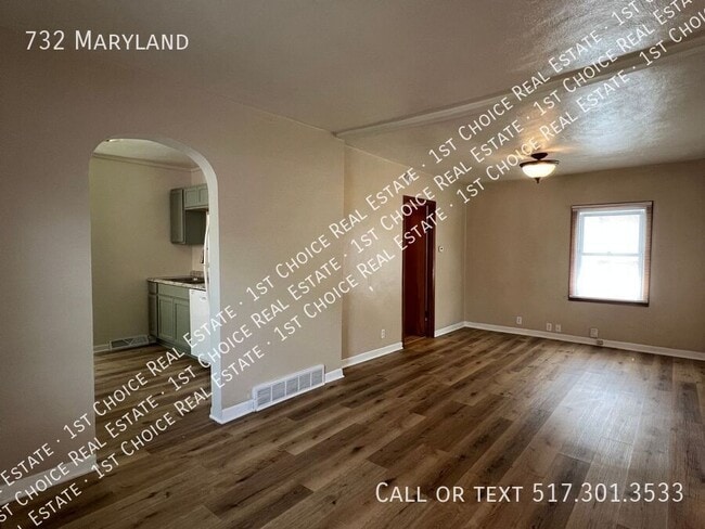 Building Photo - 732 Maryland-