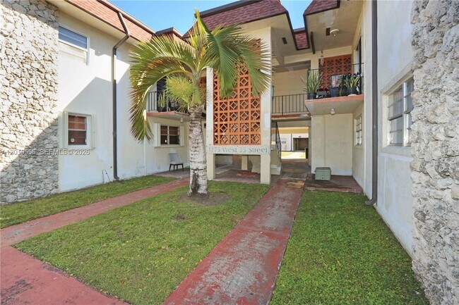 Building Photo - 1275 W 35th St
