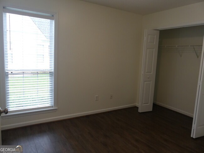 Building Photo - 36 Saratoga Pl
