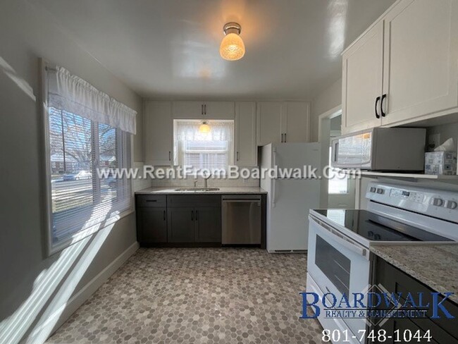 Building Photo - Great Remodeled Home in SLC