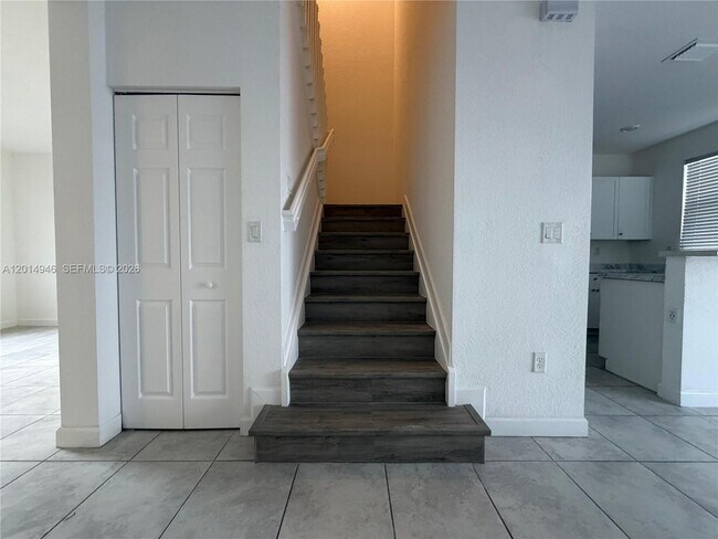 Building Photo - 10606 W 33rd Way