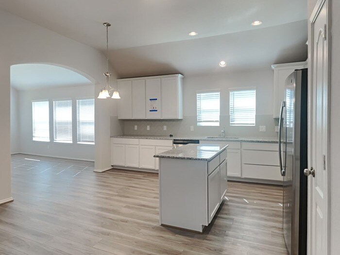 Building Photo - 1610 Diamond Mountain Dr