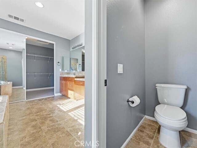 Building Photo - 2947 Gilbert Ave