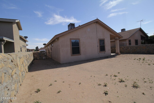 Building Photo - 14009 Robert Ituarte Dr