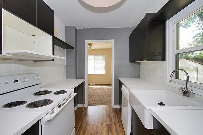 Building Photo - Peach Pointe - Green Street