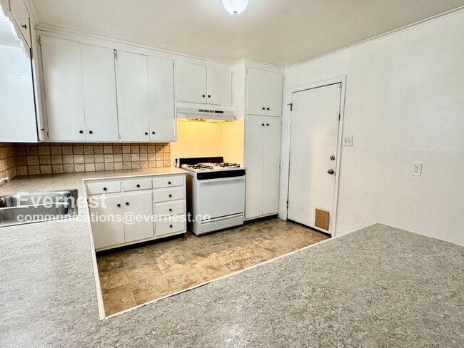 Building Photo - 208 S 74th E Ave