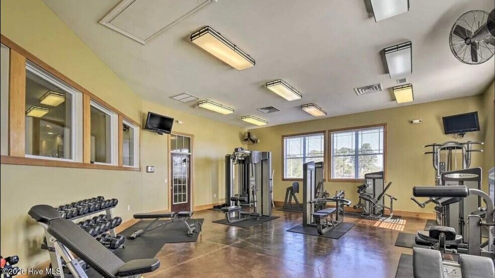 Building Photo - 395 S Crow Creek Dr NW