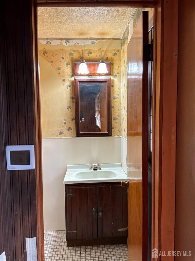 Building Photo - 8 Montclair Ave