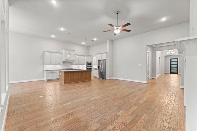 Building Photo - 40 Venetia Grove Dr