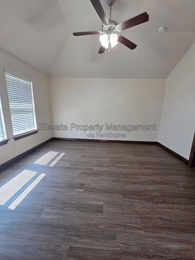 Building Photo - 2300 Starwood Wy