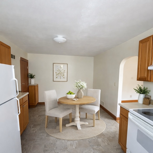 Building Photo - 18 Cleveland Ave