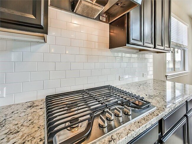 Building Photo - 15601 Cabrillo Way