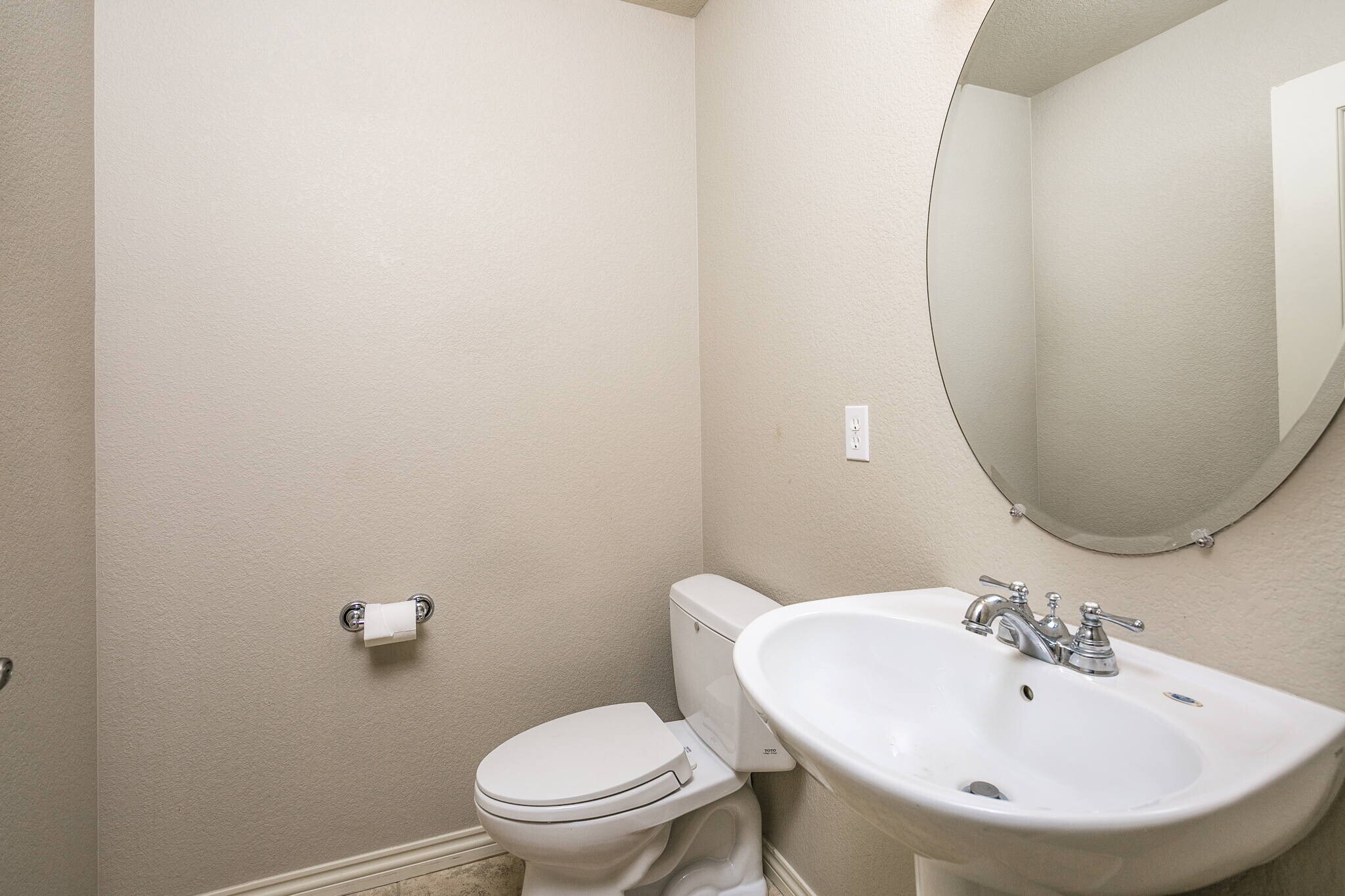 Main Floor Powder Rm - 1067 Uinta Way