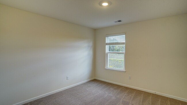 Building Photo - NEW NEW CONSTRUCTION - 5 BDRMS, 3 BTHS, NO...