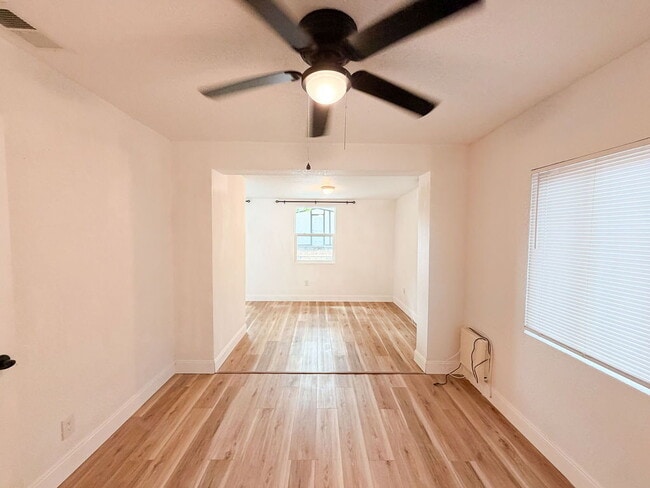 Building Photo - Home For Rent in Tampa - FULLY FENCED IN BACKYARD!