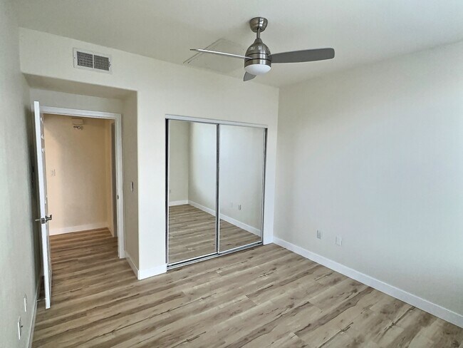 Building Photo - 8555 W Russell Rd