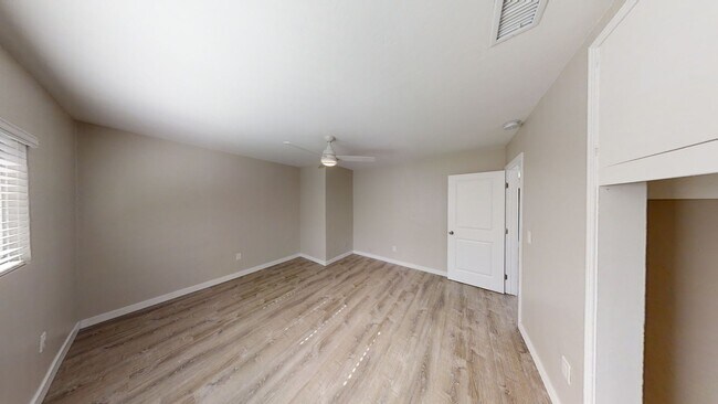 Building Photo - 6252 Mary Ln Dr