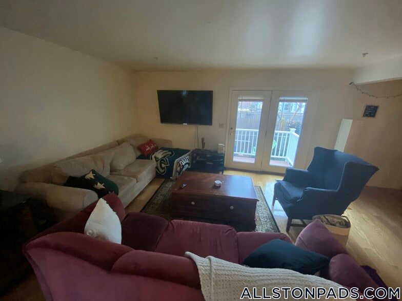 Building Photo - 36 Raymond St