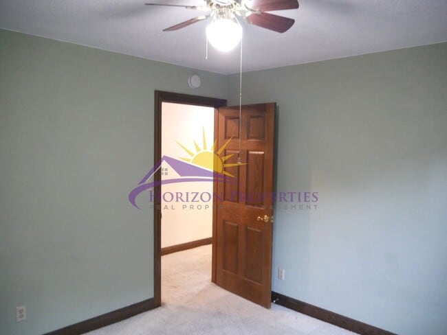 Building Photo - Spacious 4 Bed 4 Bath 2,954sqft Single Family Home in Carmichael