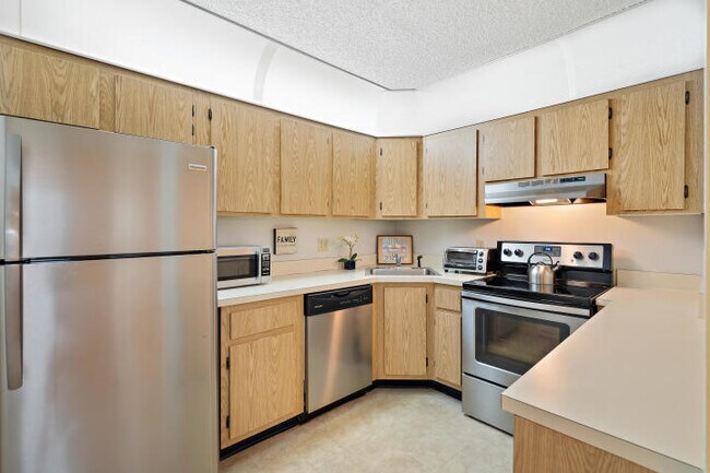 Building Photo - 441 Pine Glen Ln