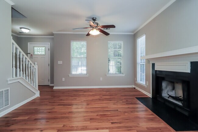 Building Photo - 1980 Morning Walk NW