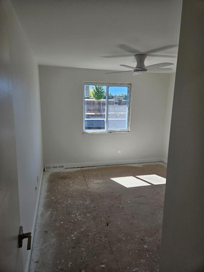 Building Photo - 5060 E Hinsdale Pl