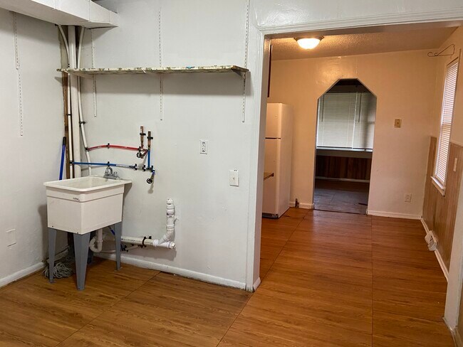 Building Photo - 11443 Caddilac Ave