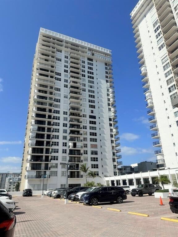 Building Photo - 2101 S Ocean Dr