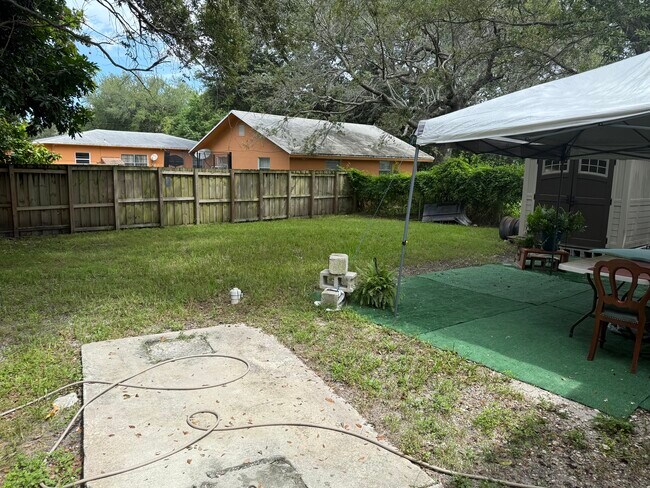 Building Photo - 2027 NW 99th Terrace