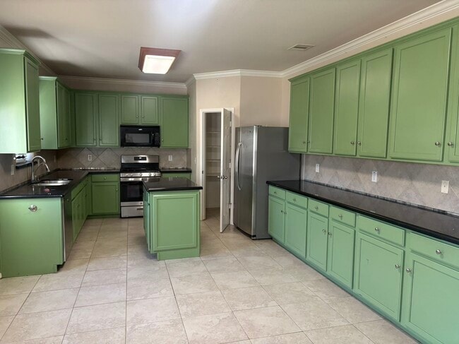 Building Photo - 407 Stream Mill Ln