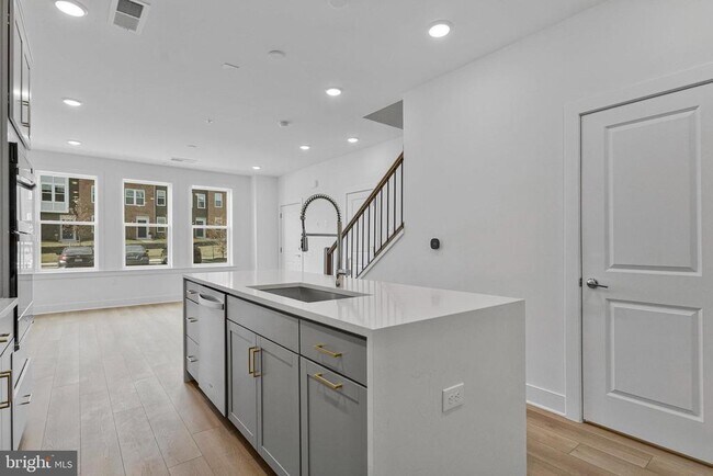 Building Photo - 19826 Lavender Dust Sq