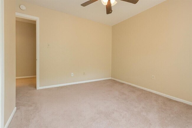 Building Photo - 54 S Cobble Hill Cir