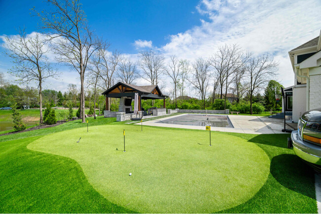 Building Photo - 5990 Hollow Ct