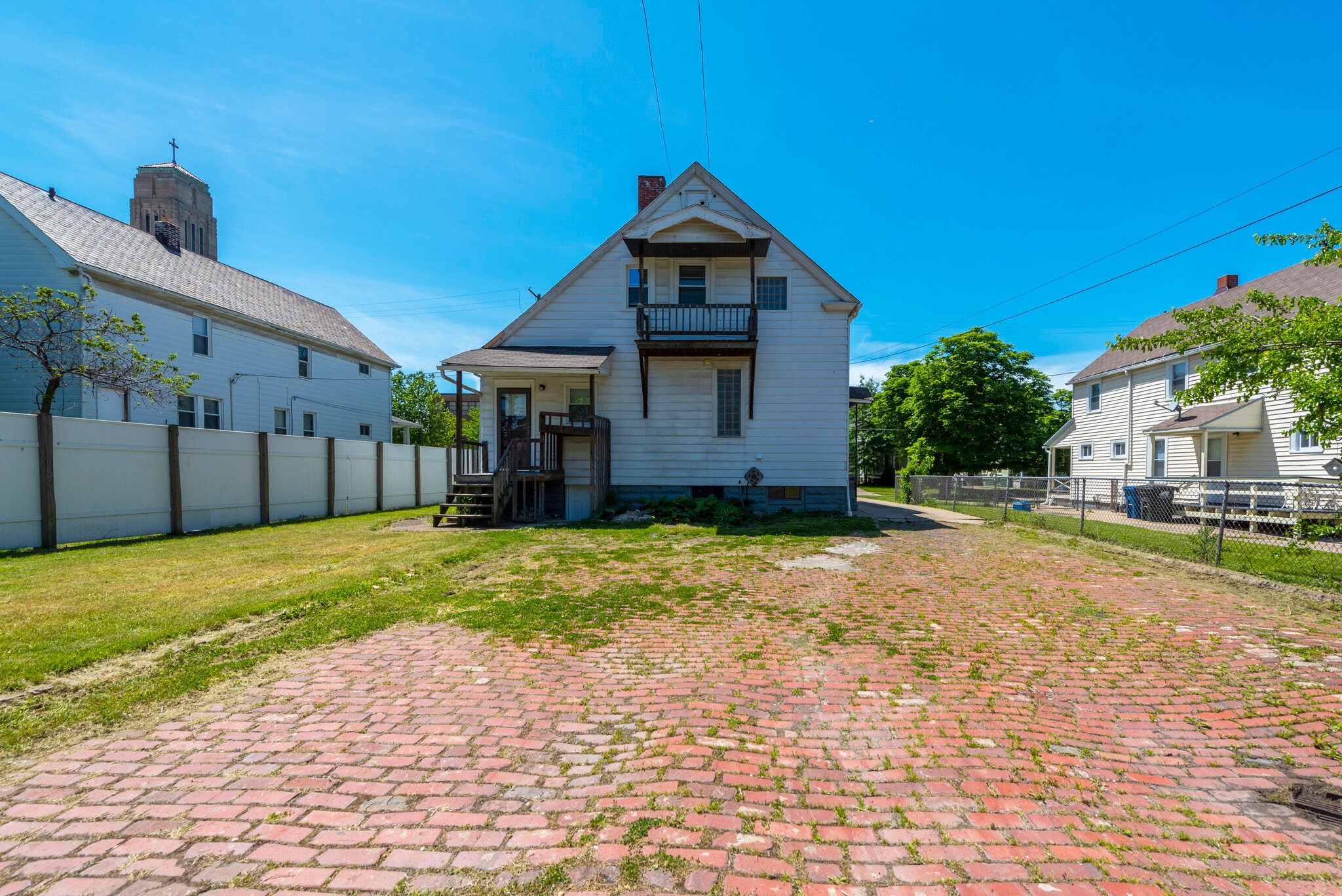Building Photo - 1631 Lakewood Ave
