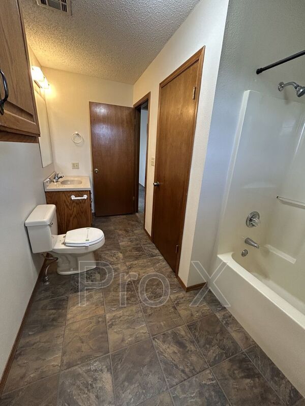 Building Photo - 7082 SE 66th Terrace