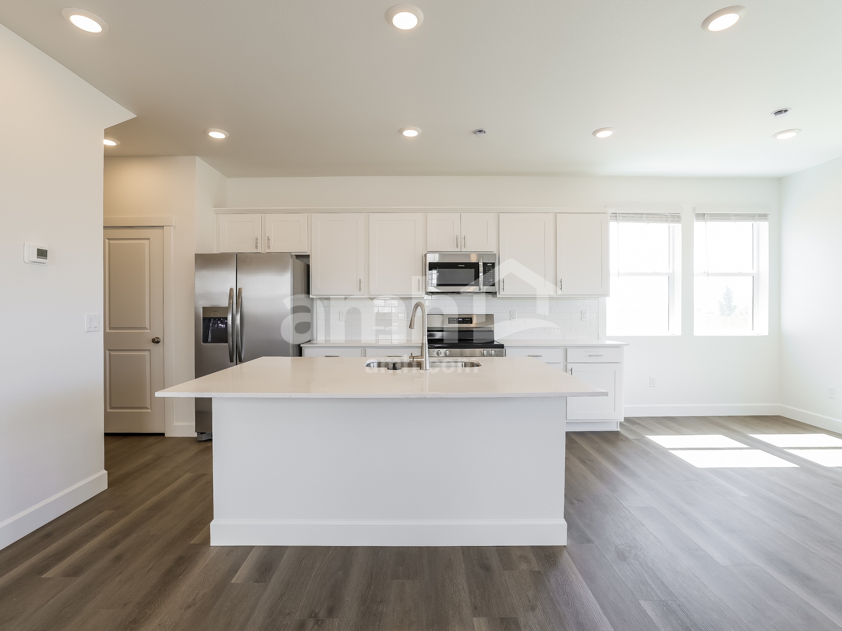 Building Photo - 10061 Potomac St