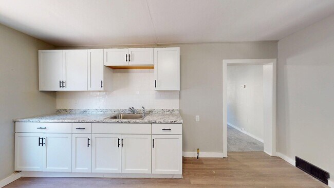 Building Photo - Cudell/West Blvd neighborhood; 4 bedroom/1 bath single family house for rent!