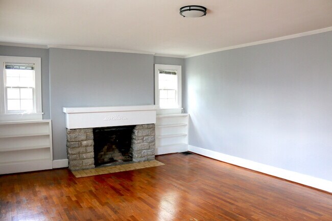 Apt B Living Room - 210 W Poplar St