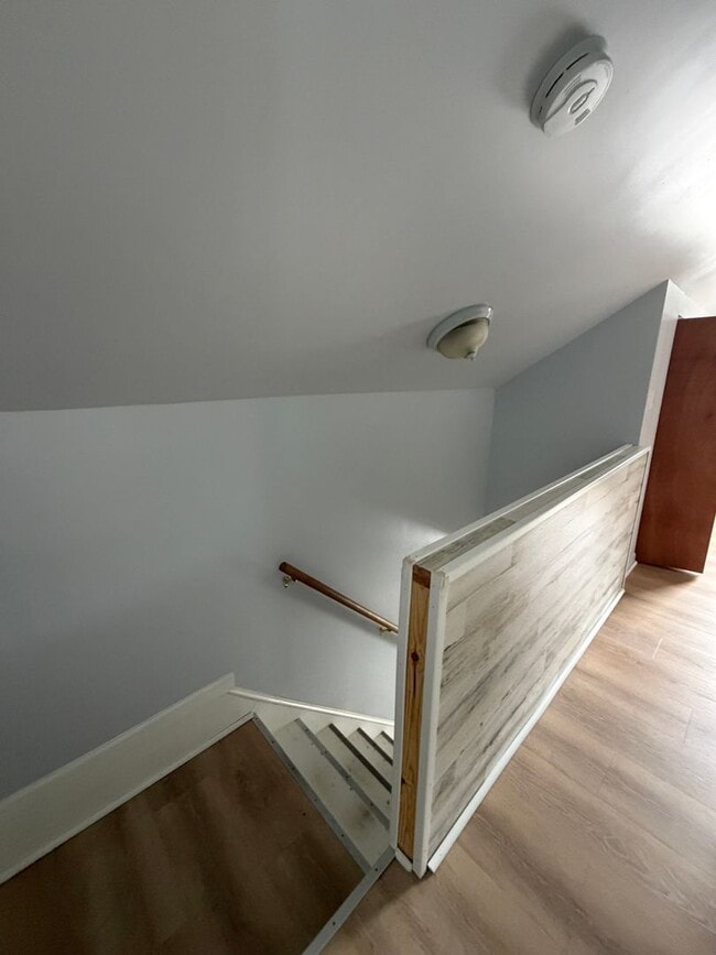 Building Photo - Charming 2 Bedroom, 1 Bathroom Home Available Now in Salem Lakes