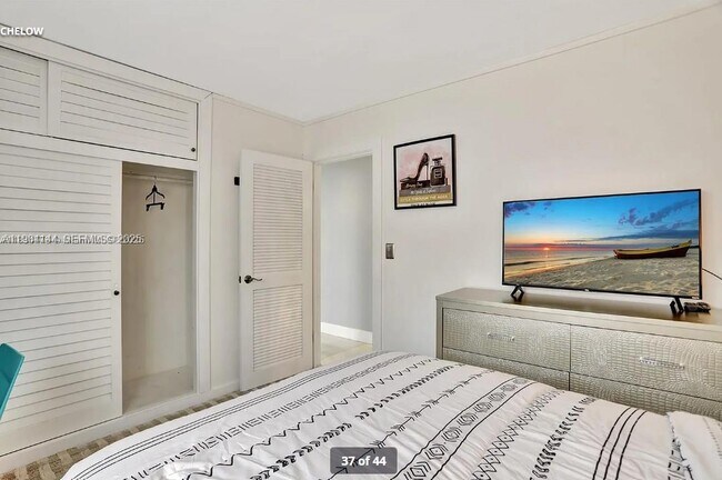 Building Photo - 2321 SE 15th St