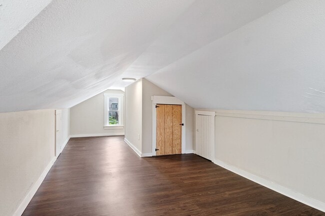 Building Photo - Coming Soon - Charming 3 Bedroom, 1 Bath S...