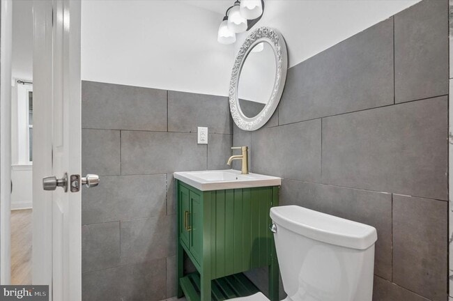 Building Photo - 3958 Mt Vernon St