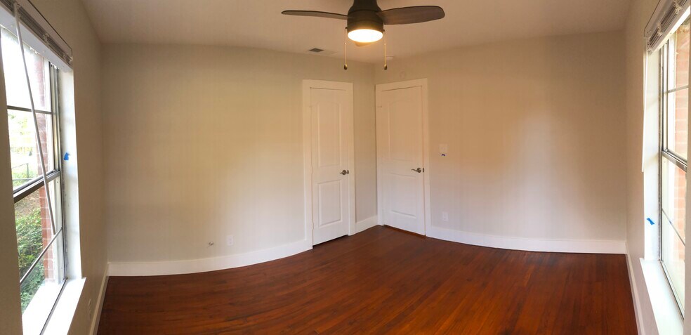 Building Photo - 1409 Glenrose St