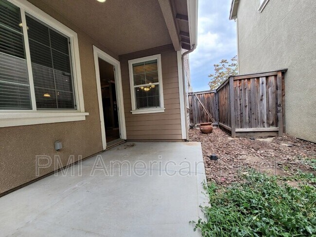 Building Photo - 8491 Crystal Walk Cir