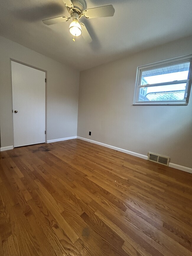 Building Photo - 2842 State St