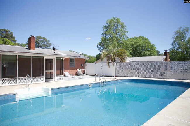 Building Photo - 826 Jefferson St