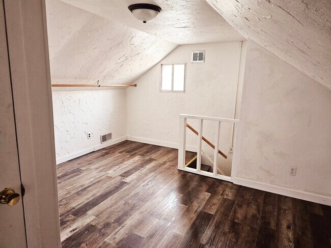 Upstairs landing - 1929 Sherman Blvd