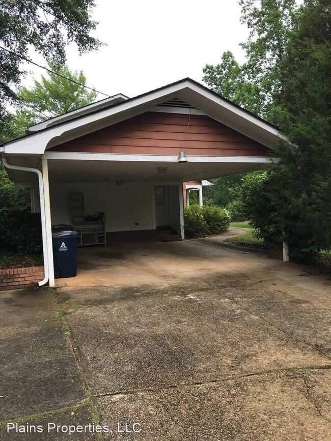Building Photo - 4 br, 3.5 bath House - 505 N. Cary Drive