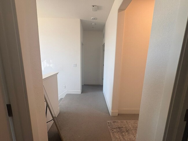 Building Photo - 1839 Yellowwood Ave