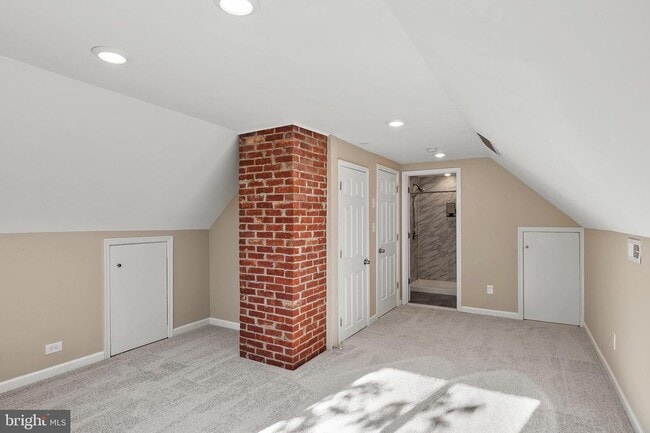 Building Photo - 4621 Greenhill Ave